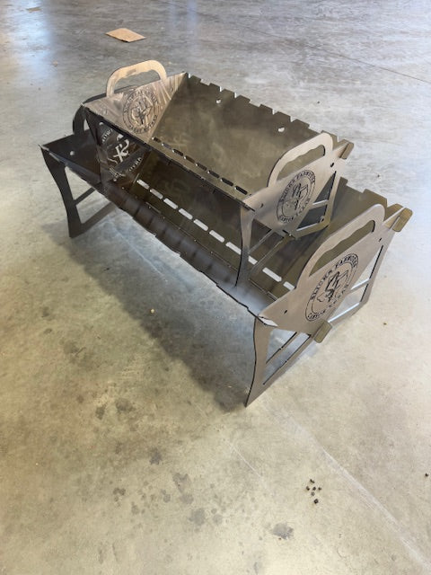 The Traveler XL Grill - Slicks Fabworks